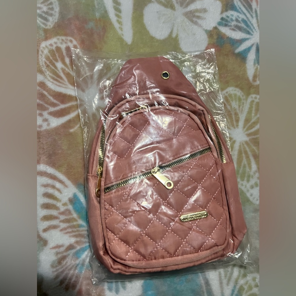 Quilted Sling Bag 🔥NWOT🔥